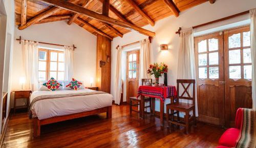 Suite with Balcony and Mountain View