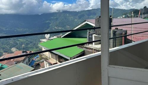 Studio with Mountain View