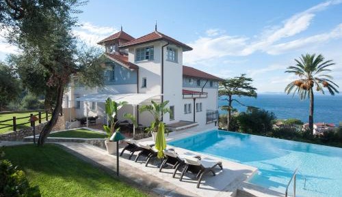 Nine-Bedroom Villa