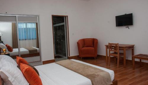 Deluxe Room (2 Adults + 1 Child)