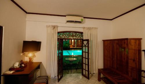 Standard King Room