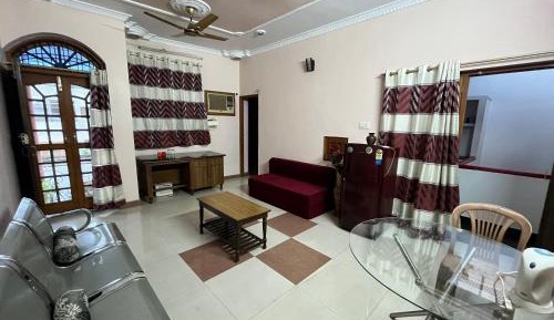 Deluxe Double Room (2 Adults + 1 Child)