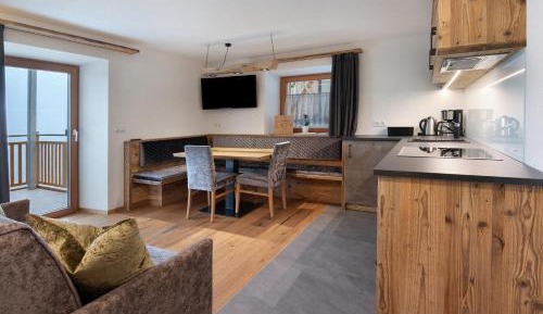 Superior One-Bedroom Apartment with Balcony