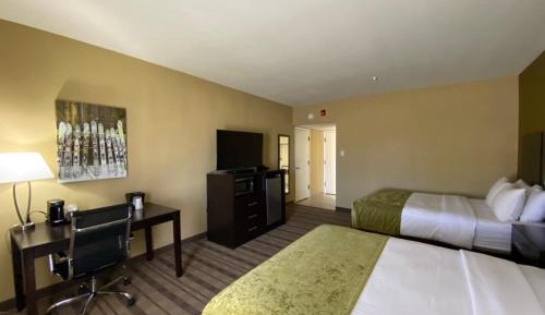 Standard Queen Room with Two Queen Beds