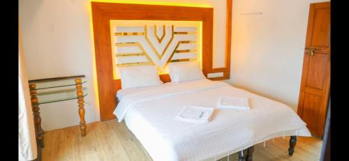 Double Room with Lake View