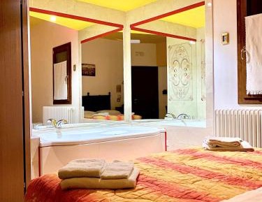 Double Room with Spa Bath