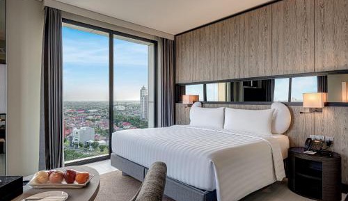 Deluxe Queen Room