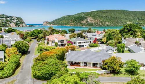 Four-Bedroom Holiday Home