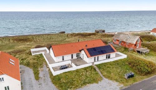 Five-Bedroom Holiday Home