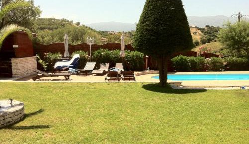 Villa with Garden View