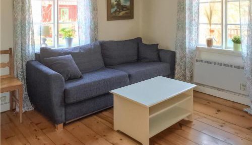 One-Bedroom Holiday Home