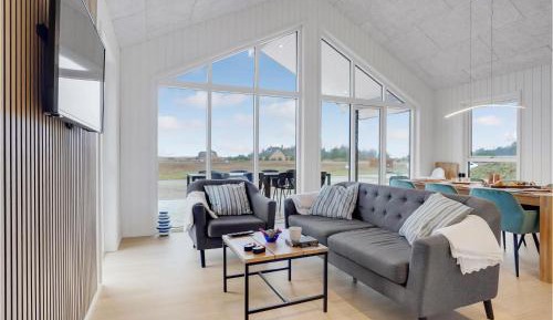 Four-Bedroom Holiday Home