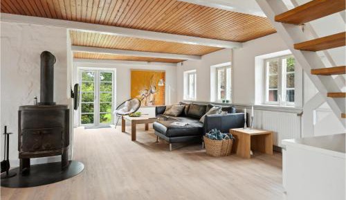 Three-Bedroom Holiday Home 