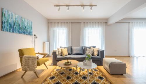 Three-Bedroom Apartment with Balcony