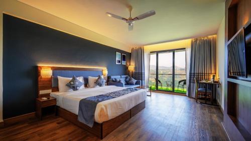 Splendor Premium Valley View with Balcony