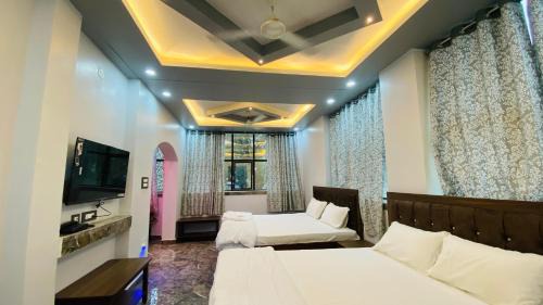 Deluxe King Suite