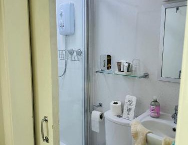 Twin Room - First Floor