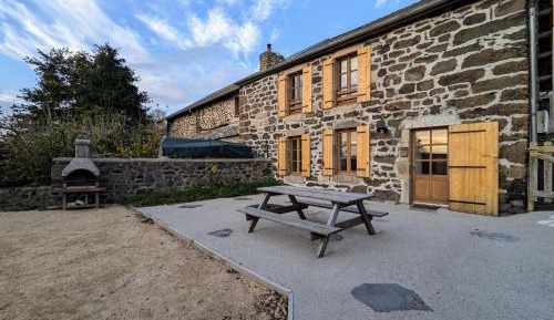 Holiday Home (8 Adults)