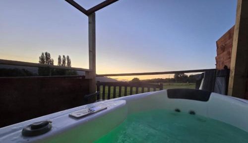 Suite with Hot Tub
