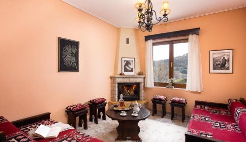 Apartment with Mountain View