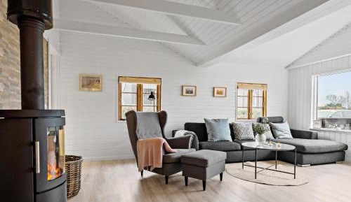 Three-Bedroom Holiday Home 
