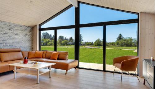 Six-Bedroom Holiday Home