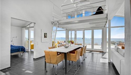 Three-Bedroom Holiday Home 