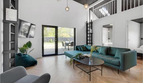 Four-Bedroom Holiday Home