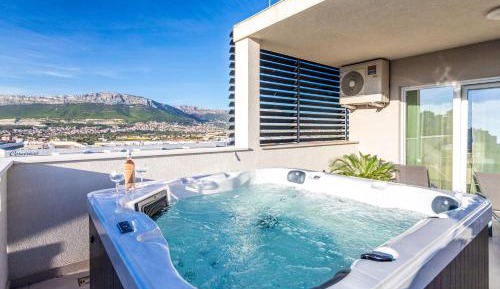 Three Bedroom Apartment with Balcony