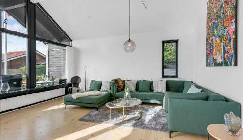 Three-Bedroom Holiday Home 