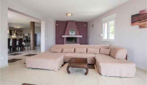 Five-Bedroom Holiday Home