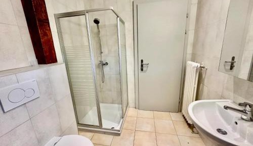 One-Bedroom Apartment - Non-Smoking