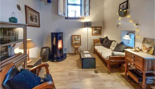 One-Bedroom Holiday Home