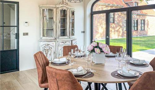 Three-Bedroom Holiday Home 