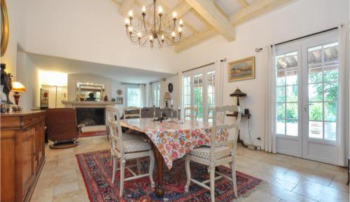 Three-Bedroom Vacation Home 