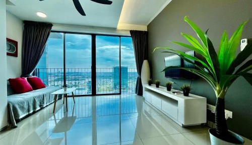 Two-Bedroom Deluxe Apartment with Balcony