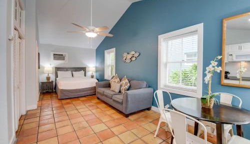 One-Bedroom Holiday Home