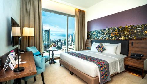 Deluxe King Room with City View