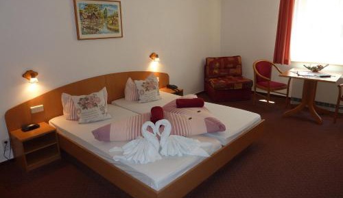 One-Bedroom Apartment (3 Adults)