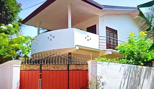 Three-Bedroom Holiday Home 