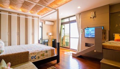 Family Room (2 Adults + 1 Child)