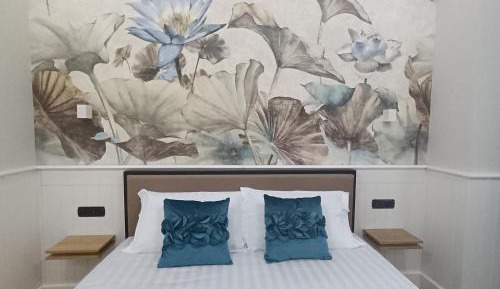 Deluxe Room (2 Adults + 1 Child)