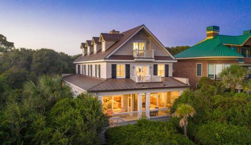 Five-Bedroom Holiday Home