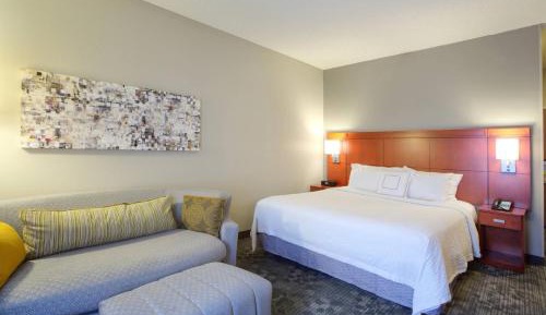 King Room with Sofa Bed and Adapted Tub - Mobility and Hearing Accessible