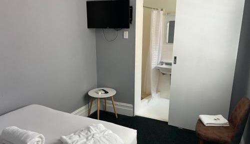 Double Room with Private Bathroom