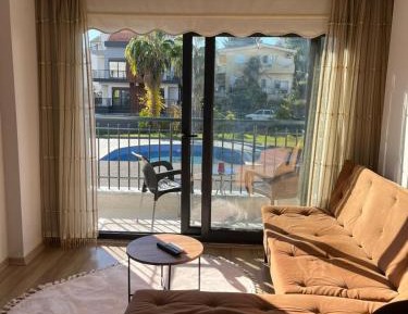 Apartment with Pool View 