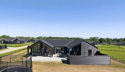 Seven-Bedroom Holiday Home