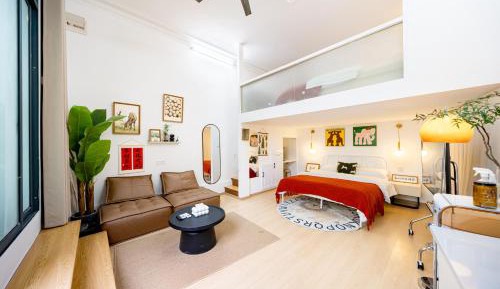 Studio Apartment