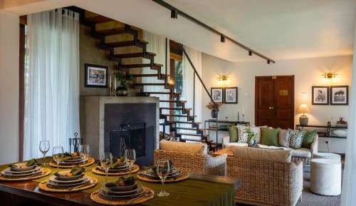 Deluxe Queen Suite