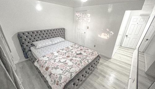 Queen Room with Shared Bathroom